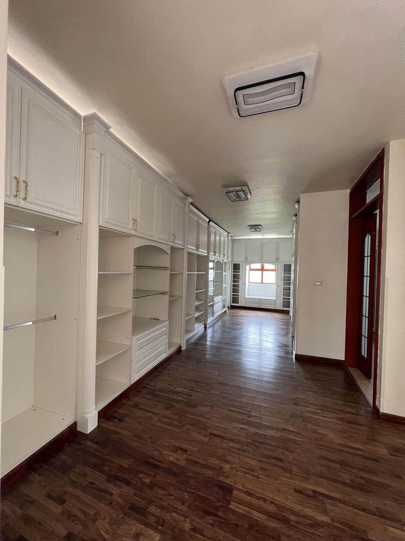 ADDIS ABABA: Embassies and Ambassadors For Rent