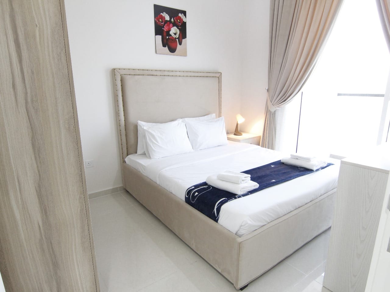 DUBAI: Fully Furnished Bedroom