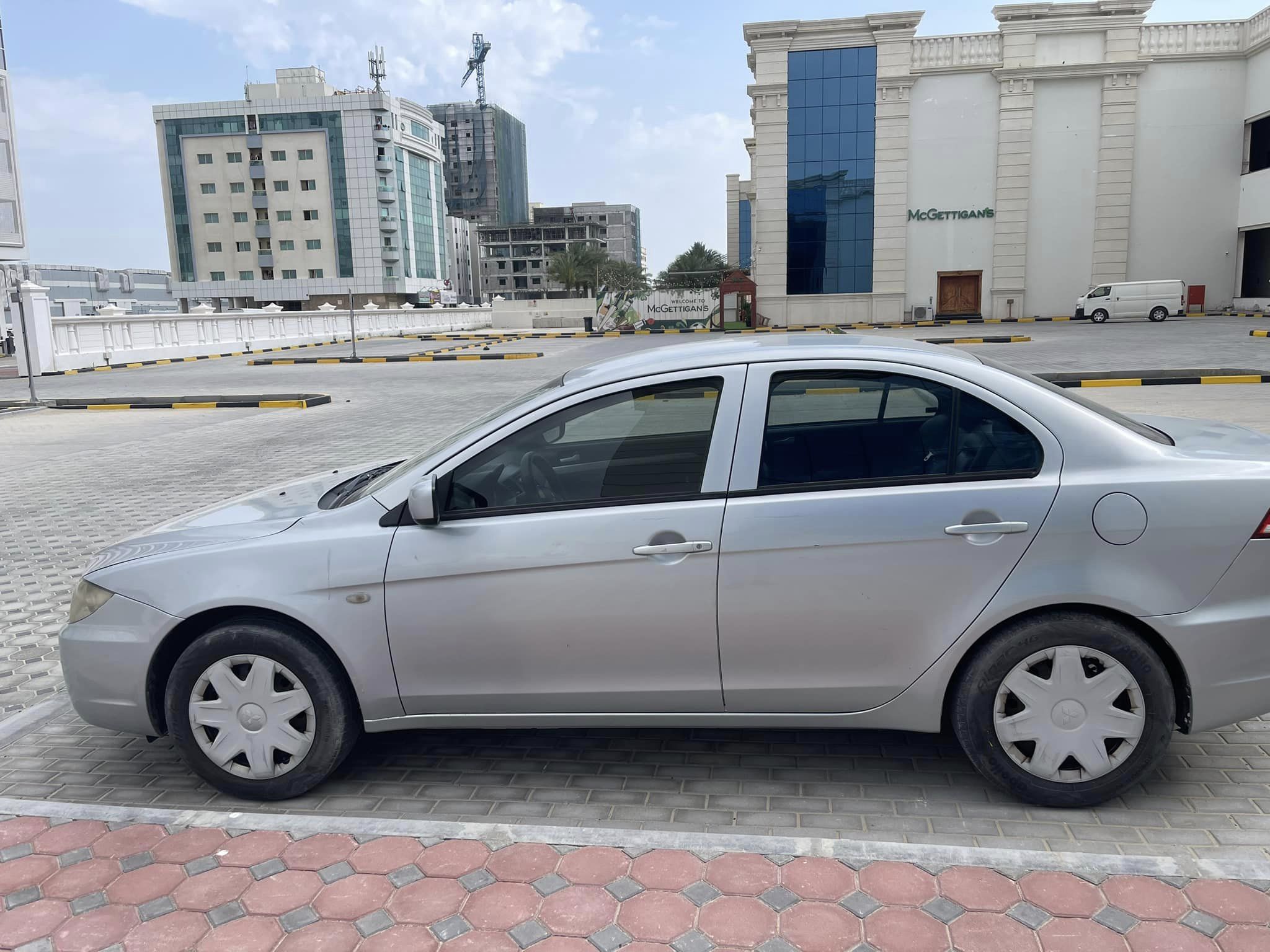 DUBAI: Mitsubishi Fortis 2014 For Sale