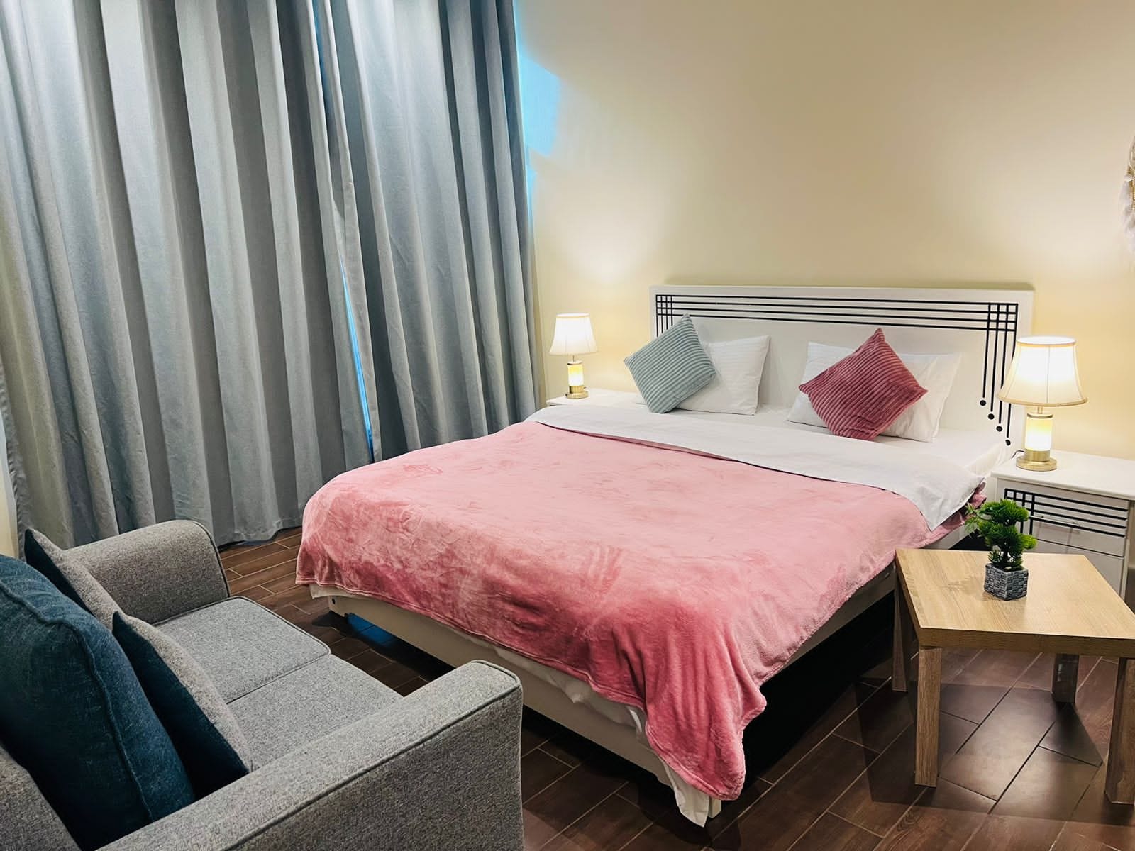 DUBAI: Apartment For Rent