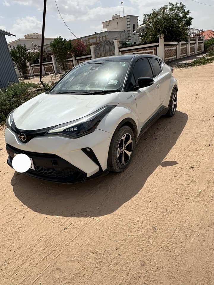 HARGEISA: Toyota C-HR hybrid For Sale