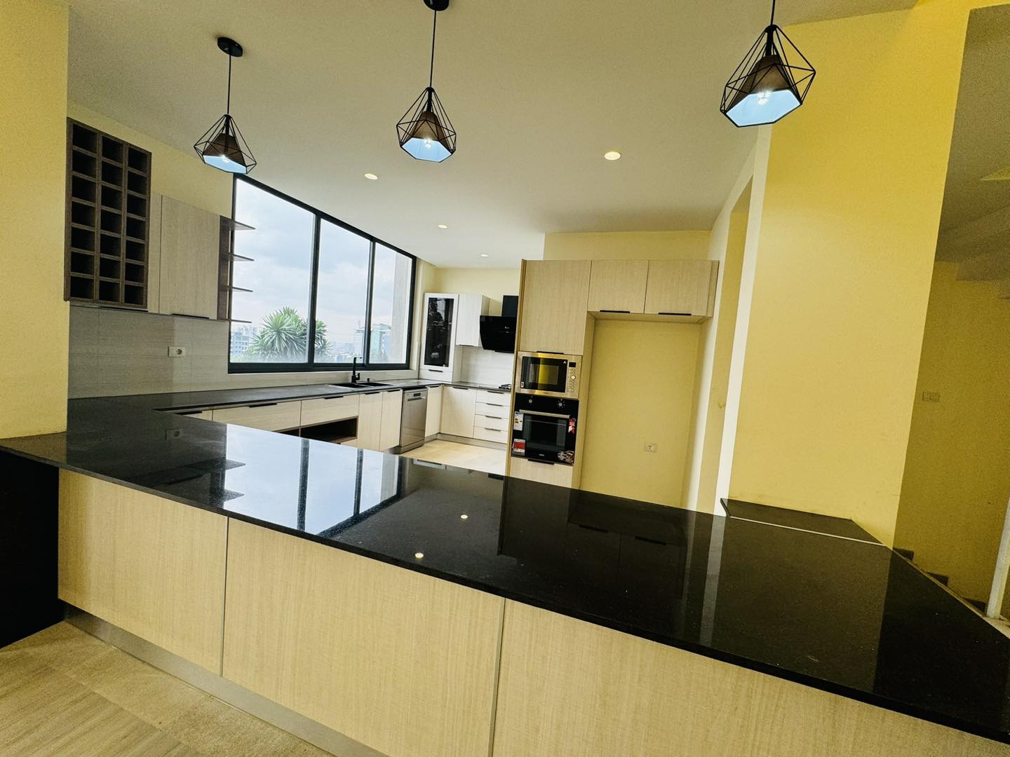 ADDIS ABABA: Ambassadorial Apartment for Rent