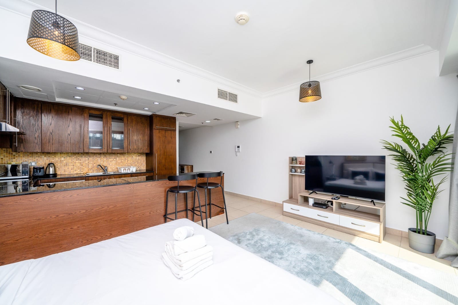 DUBAI: Studio For Rent