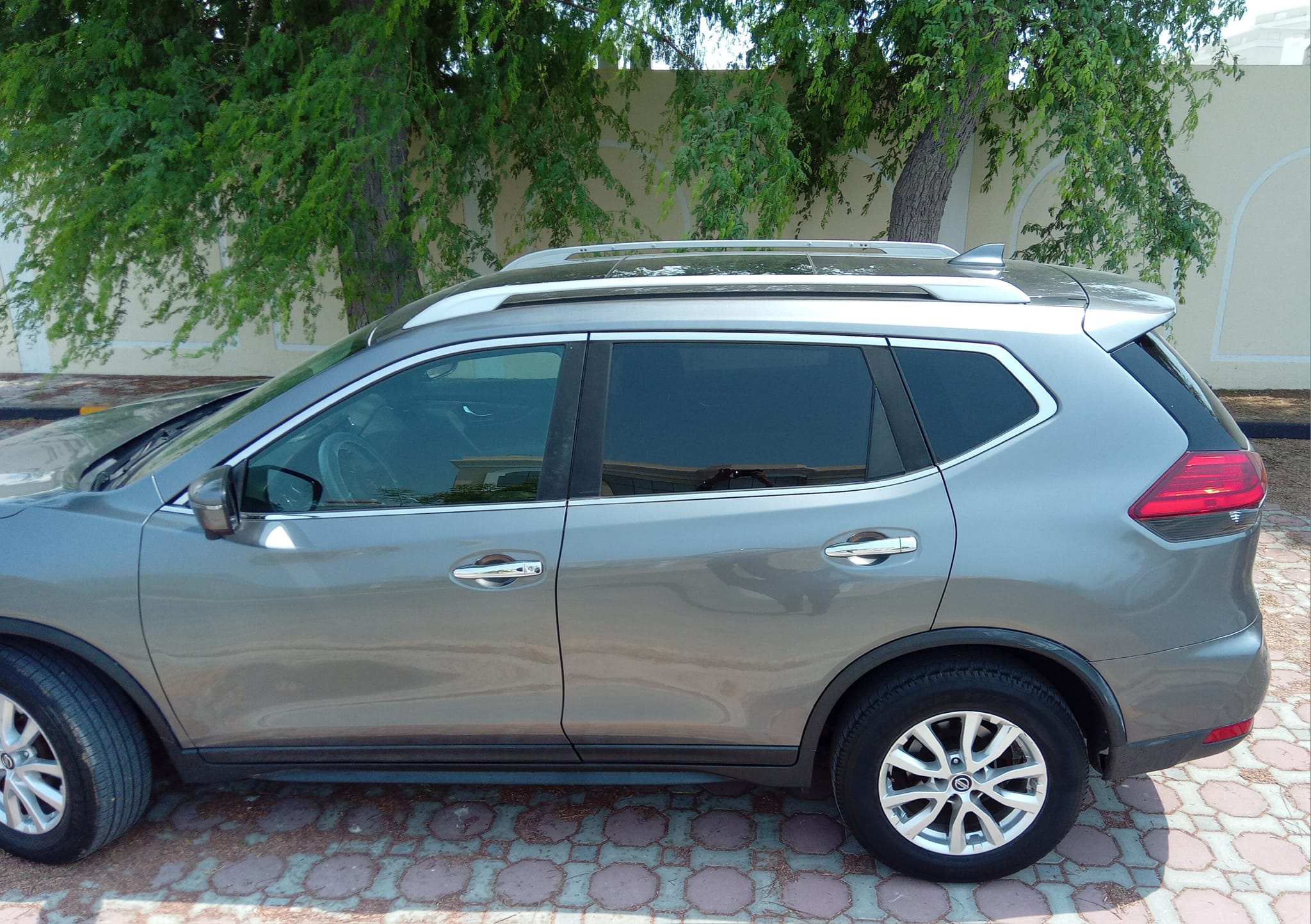 DUBAI: Nissan Rouge Ext rail SV Model 2017 For Sale