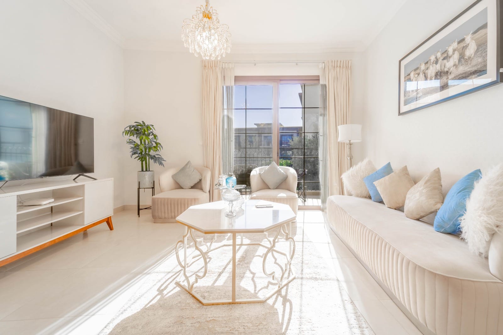 DUBAI: Apartment For Rent