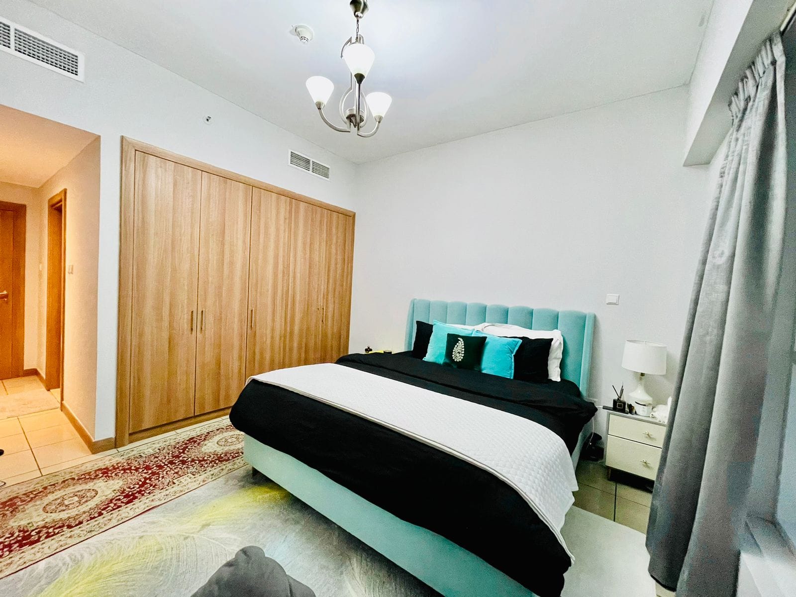 DUBAI: Fully Furnished Apartment For Rent