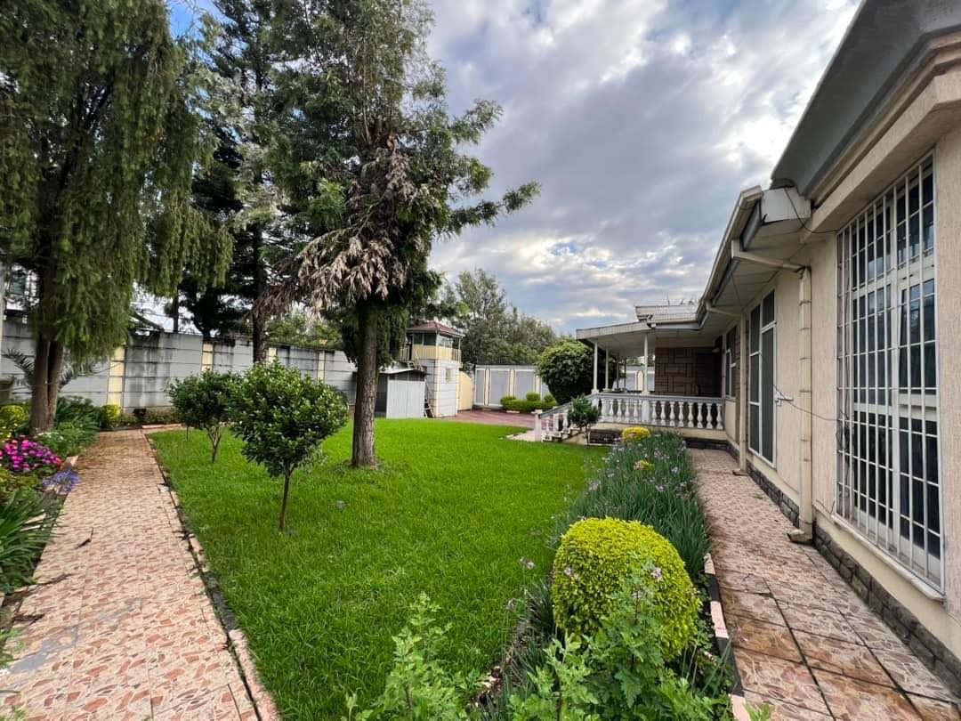 ADDIS ABABA: Garden Paradise well kept Furnished.